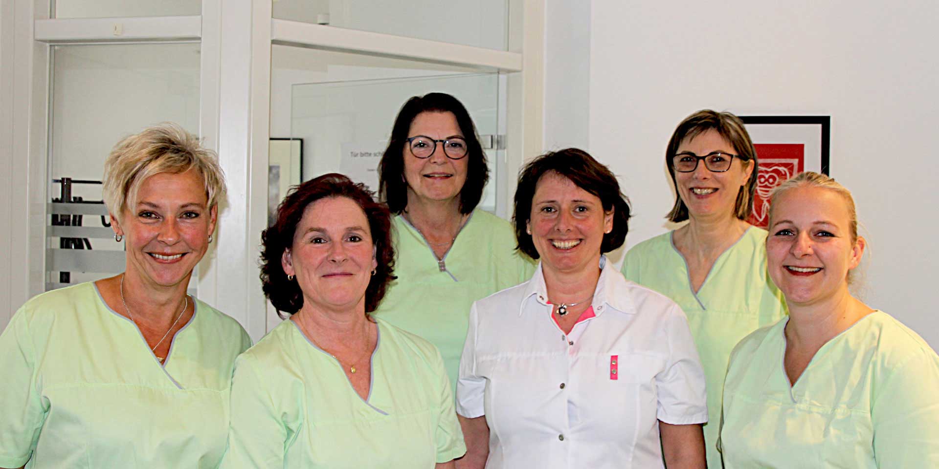 Das Zahnarztteam Ulrike Gruber in Bad Pyrmont freut sich auf Ihren Besuch